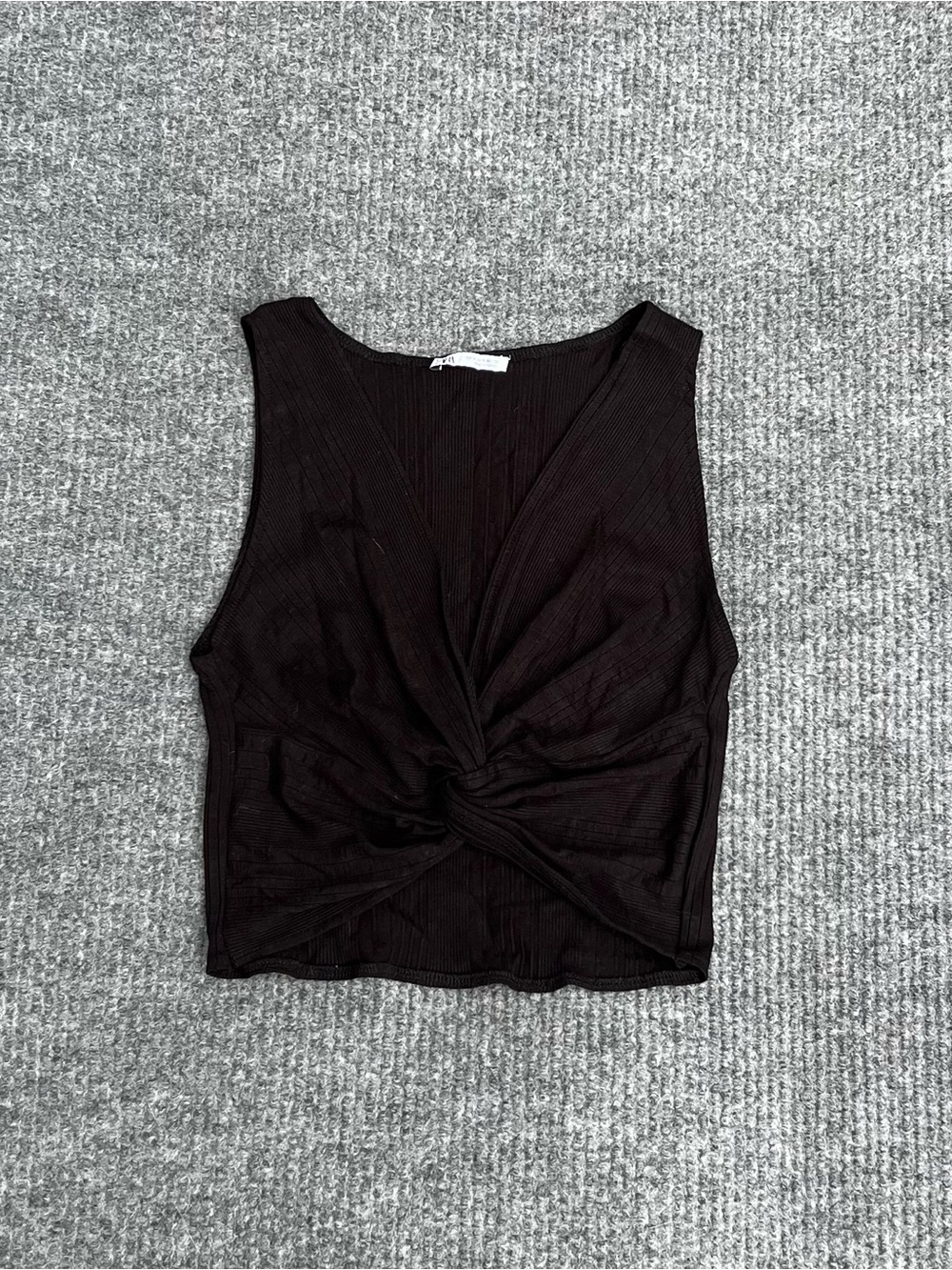 Zara Ribbed Knotted Cropped Tank Top